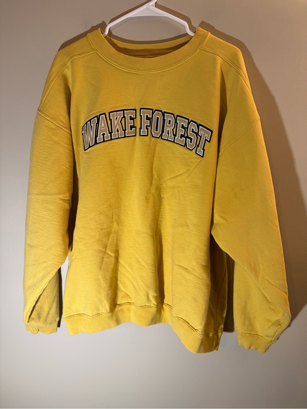 Wake Forest Yellow Crewneck Sweatshirt - Men's Casual Embroidered Pullover XL
